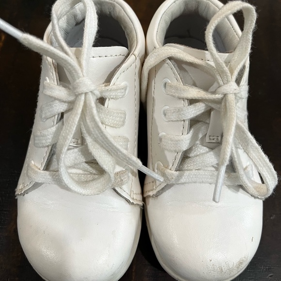 Life Stride White Walking Shoes - Picture 2 of 4